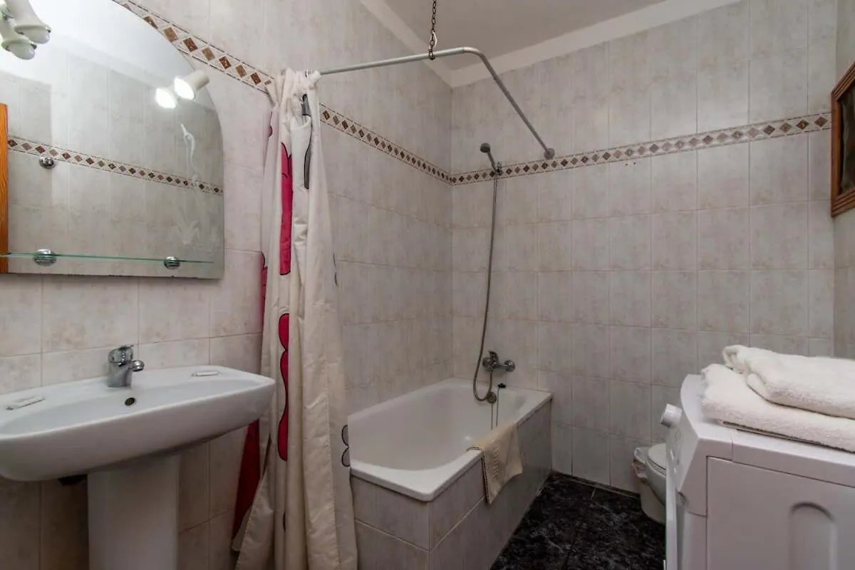Las Floritas 21 - One Bed Ground Floor With Pool View Playa de las Americas